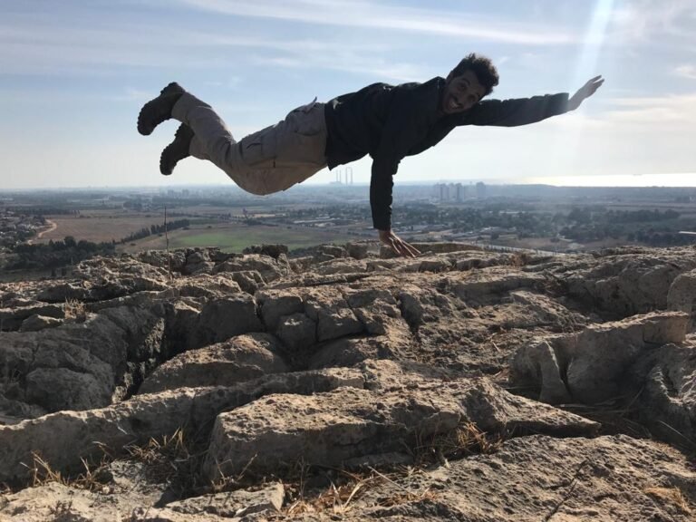 אזרחי 12