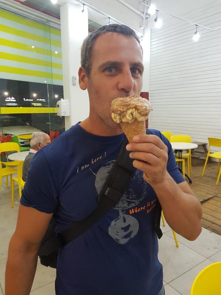 אזרחי 18